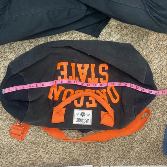 Pink duffle bag - Picture 6 of 9